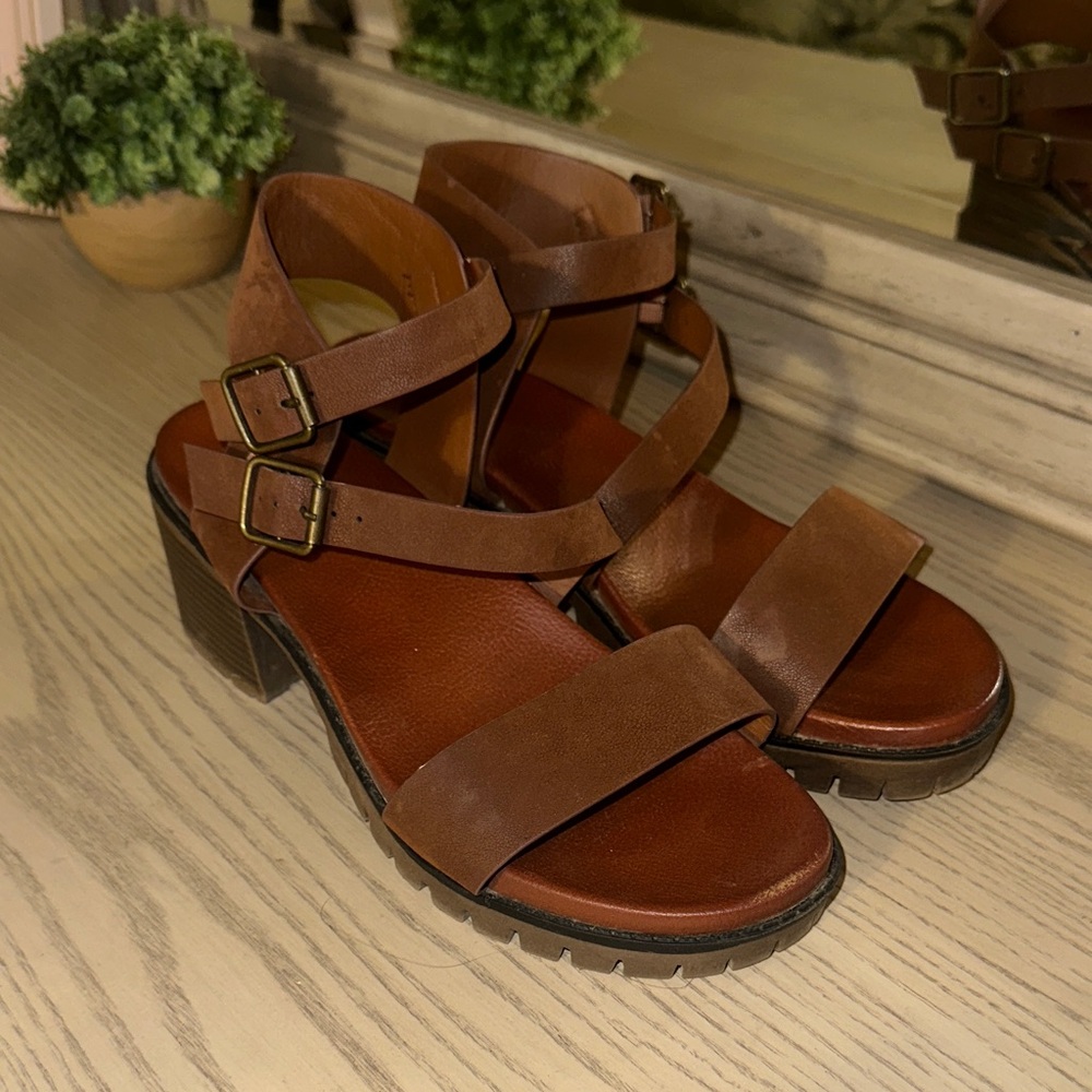 Women's Brown Strappy Block Heel Sandals